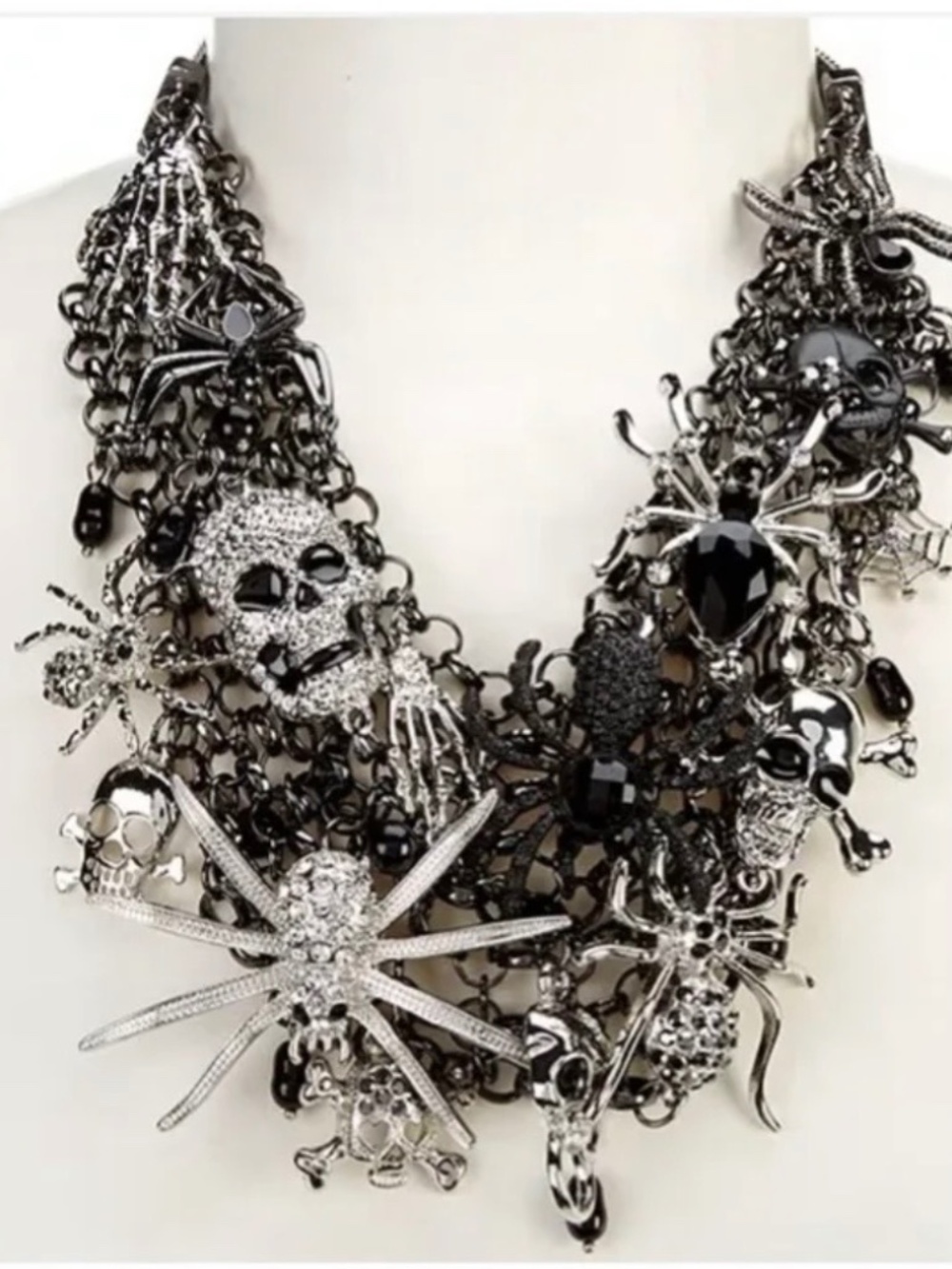 NATASHA COUTURE BNWT Spider and Skull HalloweenRhinestone Statement Necklace NWT